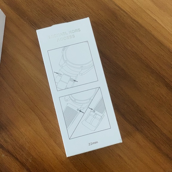 NEW Michael Kors Access gold/silver watch band - Picture 2 of 2